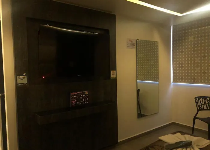 Hotel M Elite Golden 3*